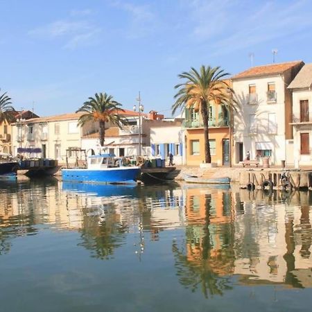 Maison A 800M Des Remparts Айга-Мортас Екстериор снимка